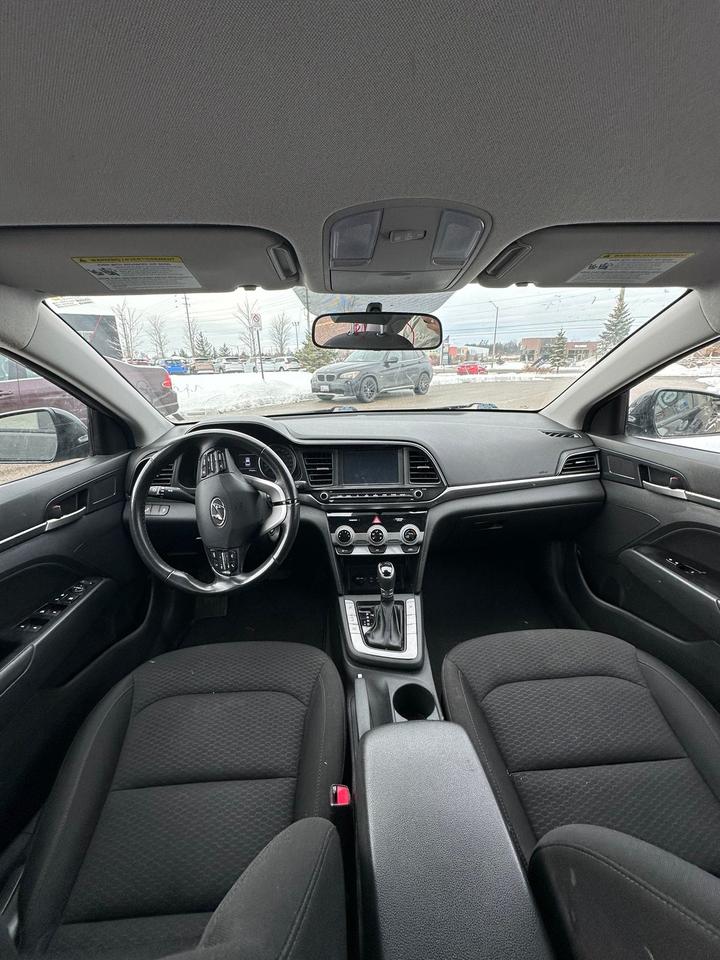 2020 Hyundai Elantra Limited Photo4