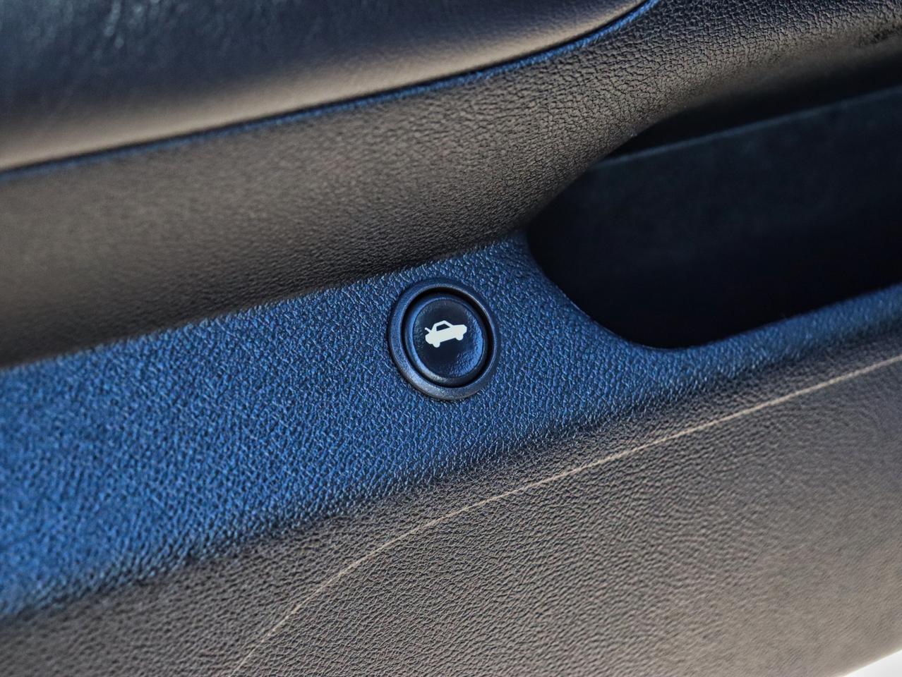 2013 Chevrolet Camaro Convertible 2LT Photo