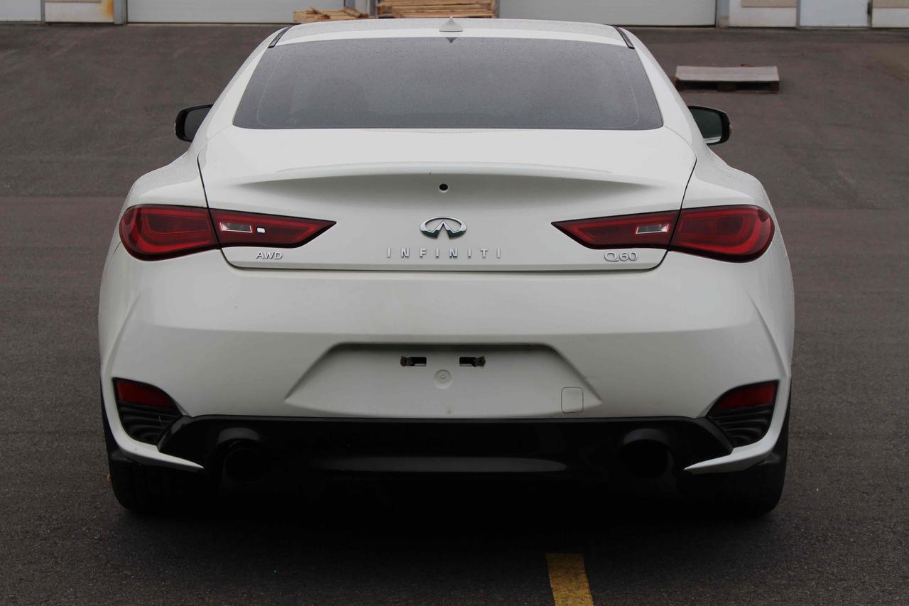 2017 Infiniti Q60 Premium Photo