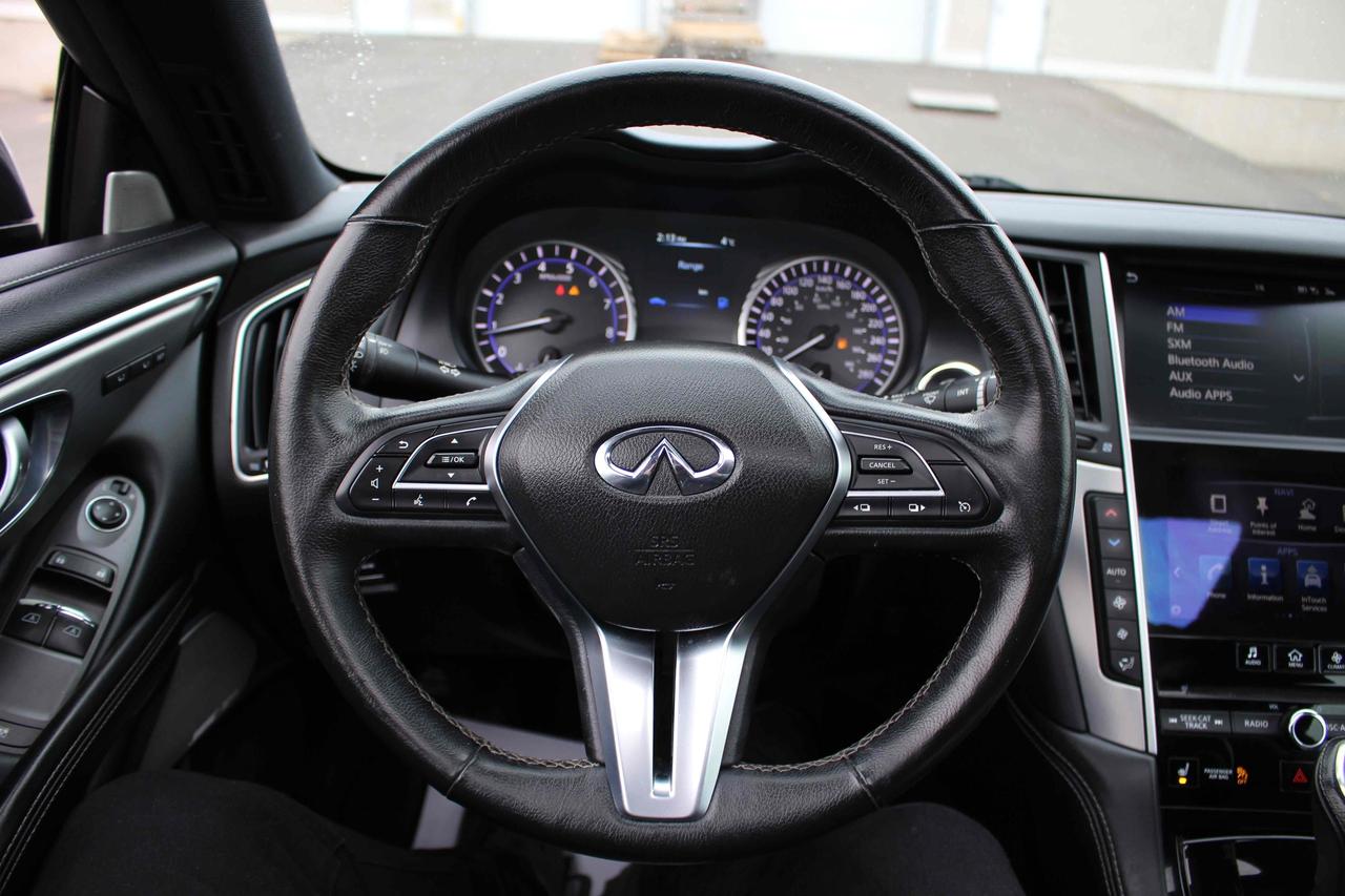 2017 Infiniti Q60 Premium Photo
