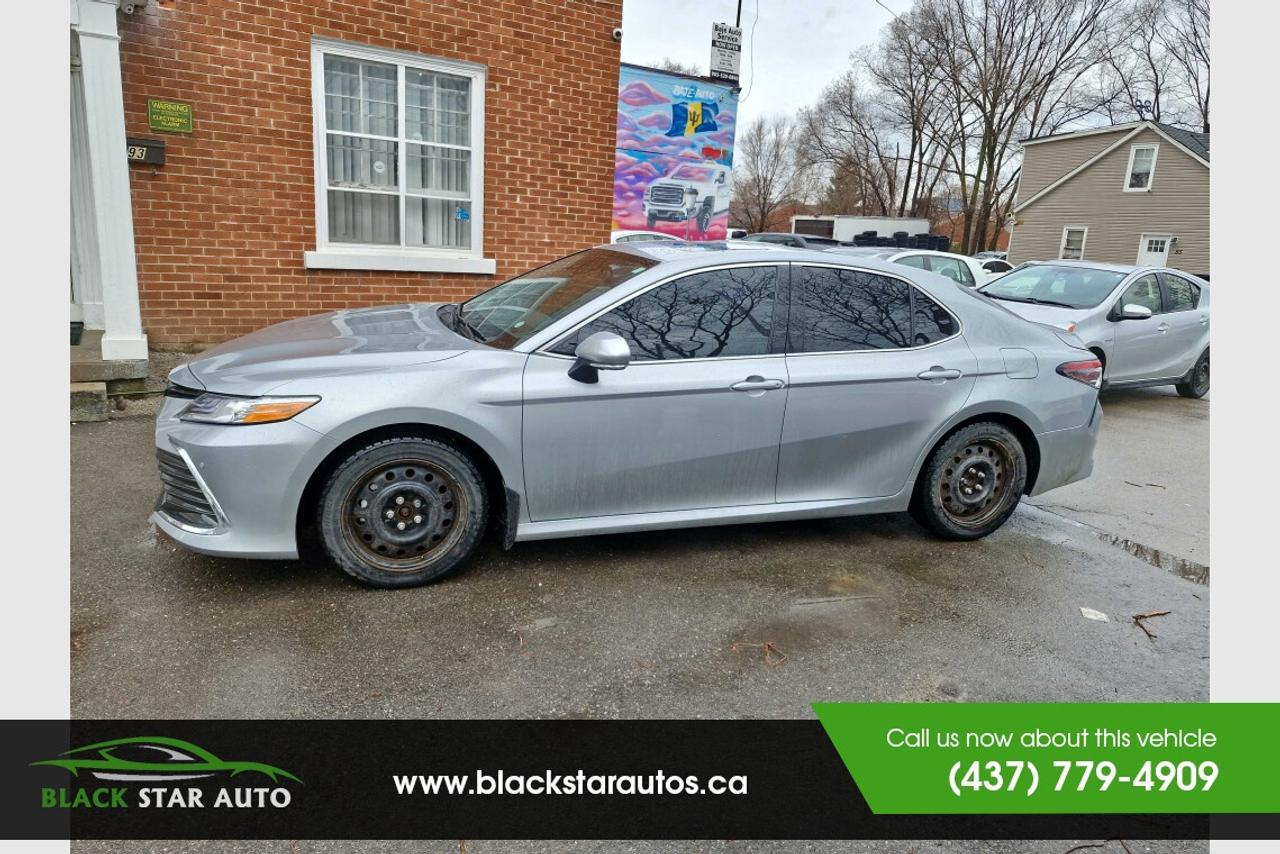 2022 Toyota Camry Hybrid XLE Photo