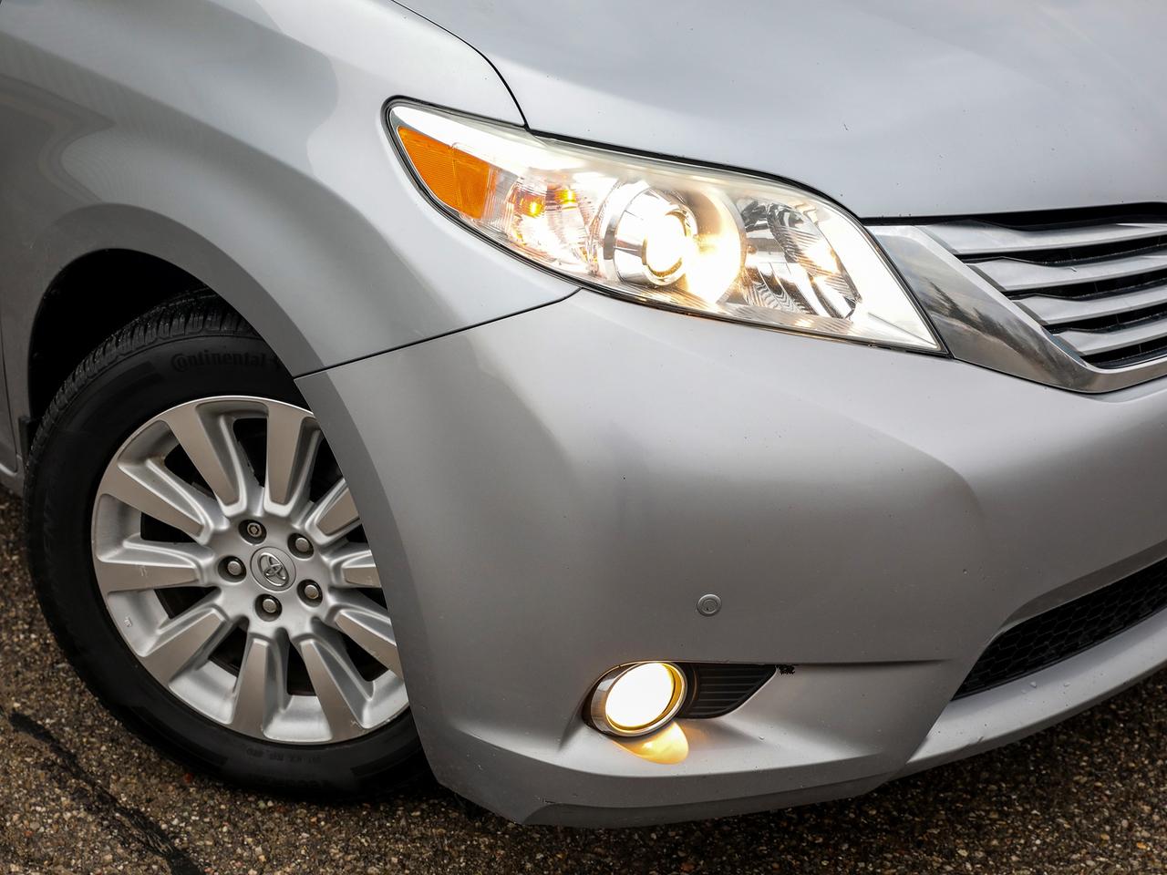 2012 Toyota Sienna Limited 7-Passenger Photo