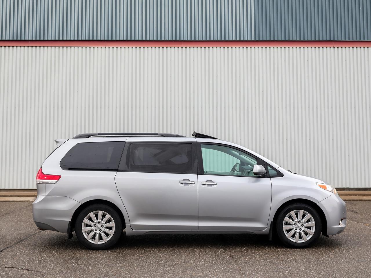 2012 Toyota Sienna Limited 7-Passenger Photo