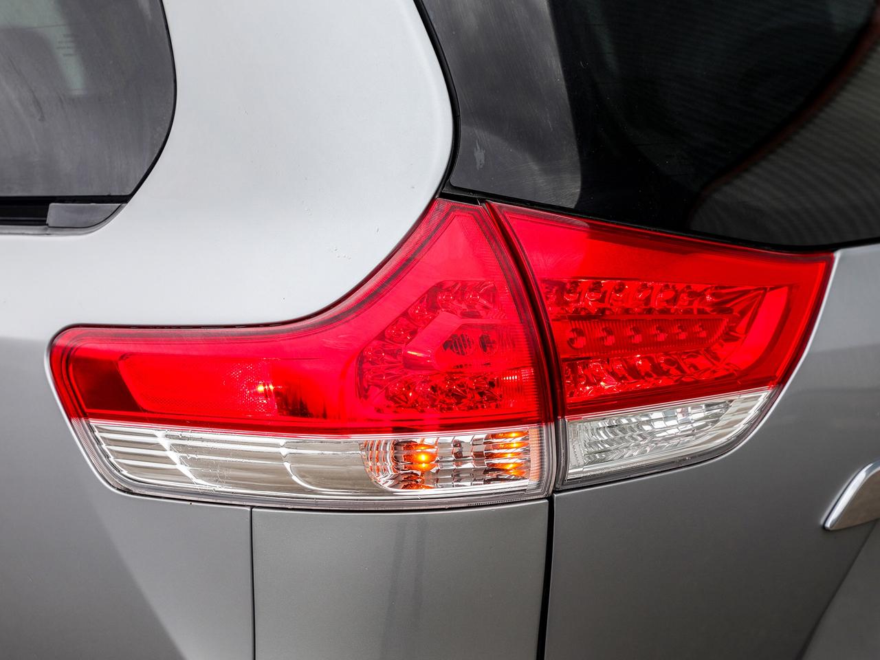 2012 Toyota Sienna Limited 7-Passenger Photo