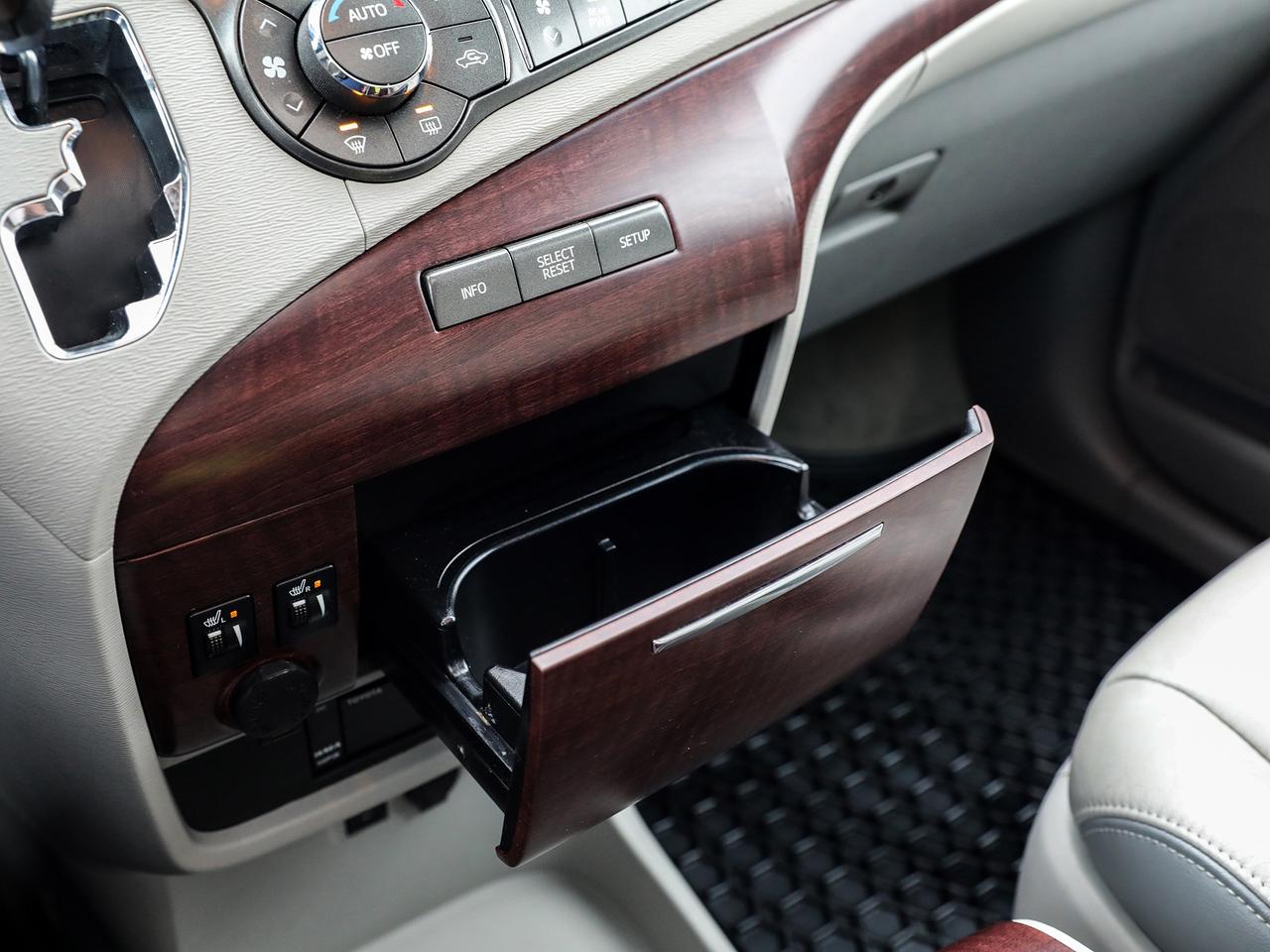 2012 Toyota Sienna Limited 7-Passenger Photo