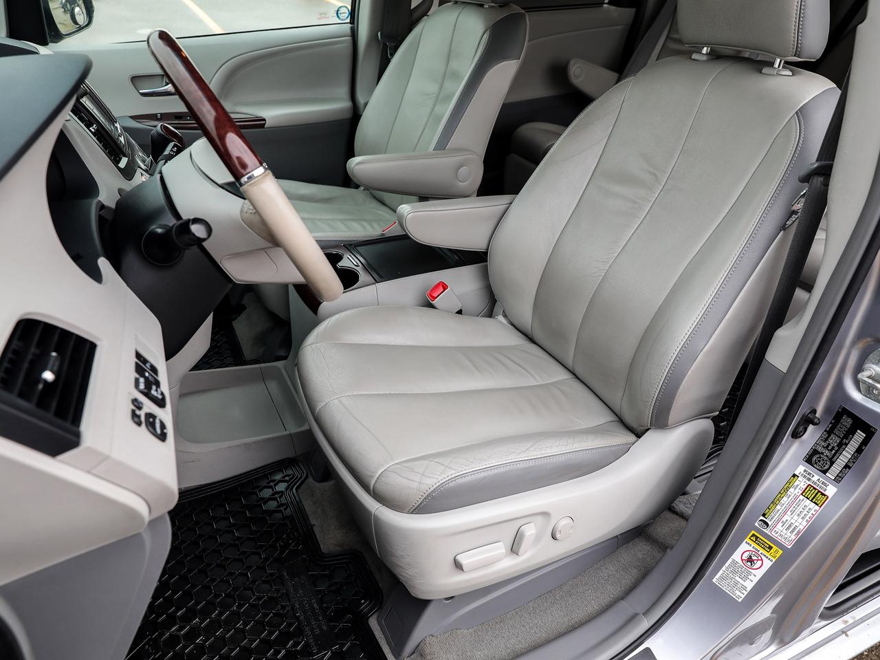 2012 Toyota Sienna Limited 7-Passenger Photo