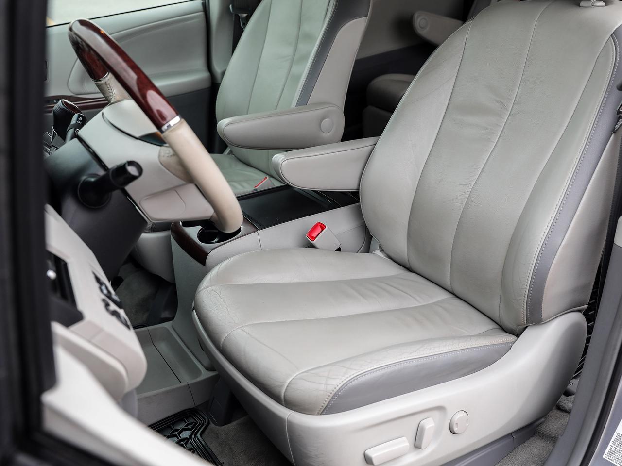 2012 Toyota Sienna Limited 7-Passenger Photo
