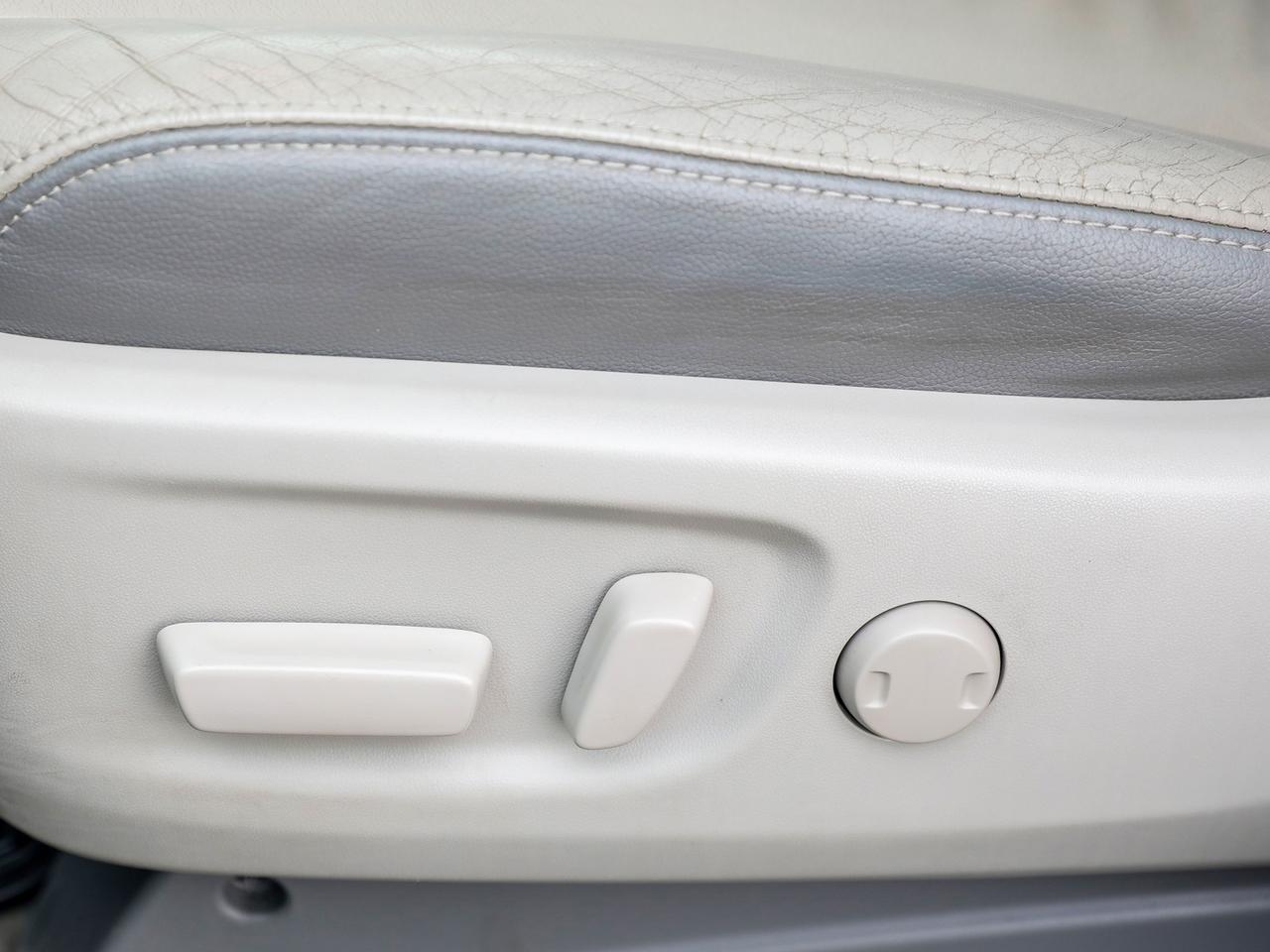 2012 Toyota Sienna Limited 7-Passenger Photo