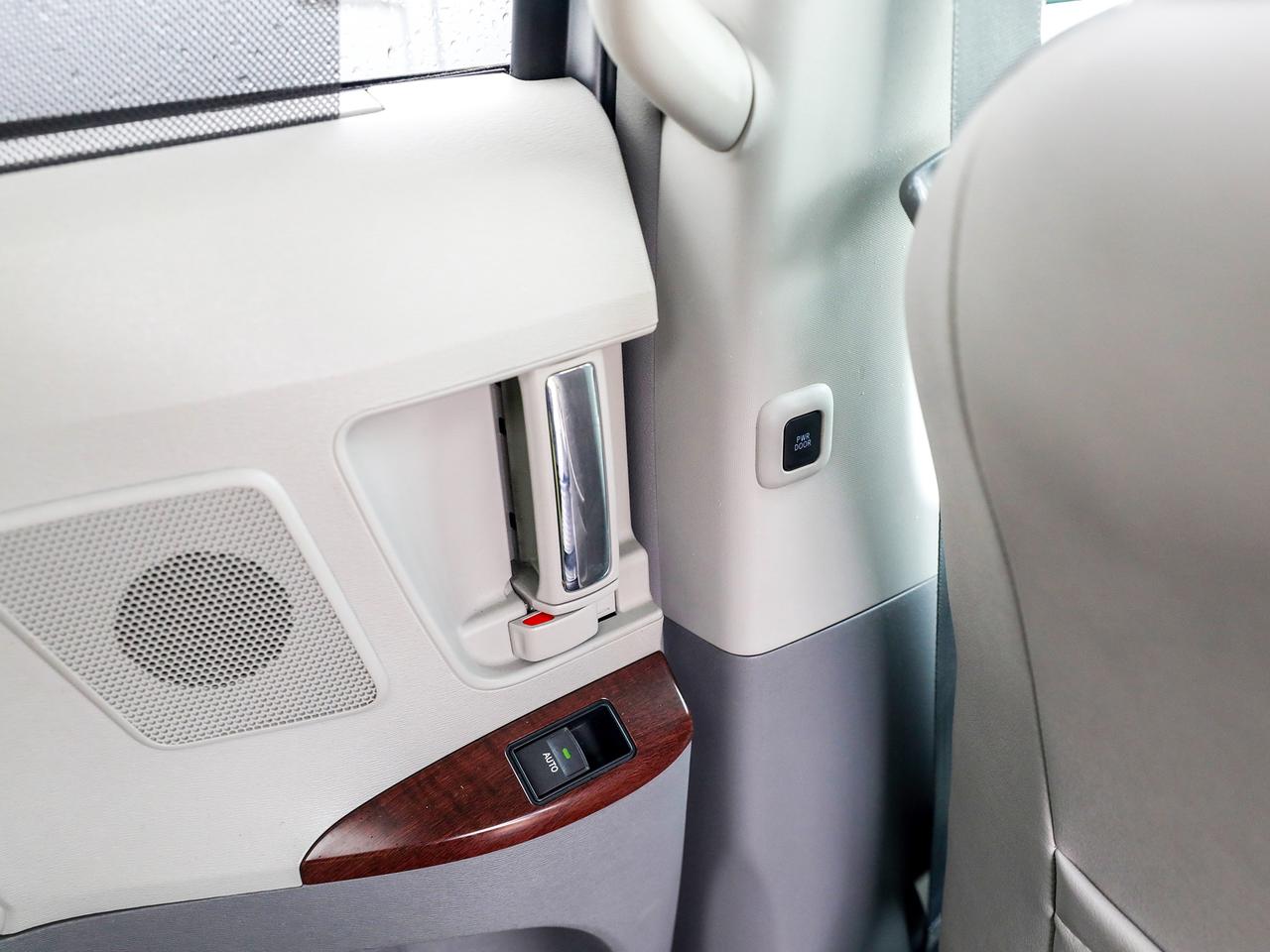 2012 Toyota Sienna Limited 7-Passenger Photo