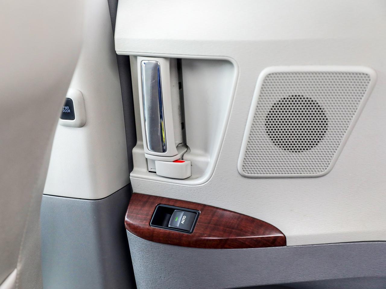 2012 Toyota Sienna Limited 7-Passenger Photo