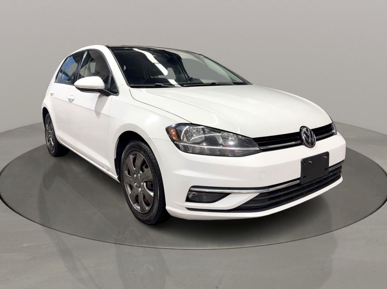 2018 Volkswagen Golf TSI Photo
