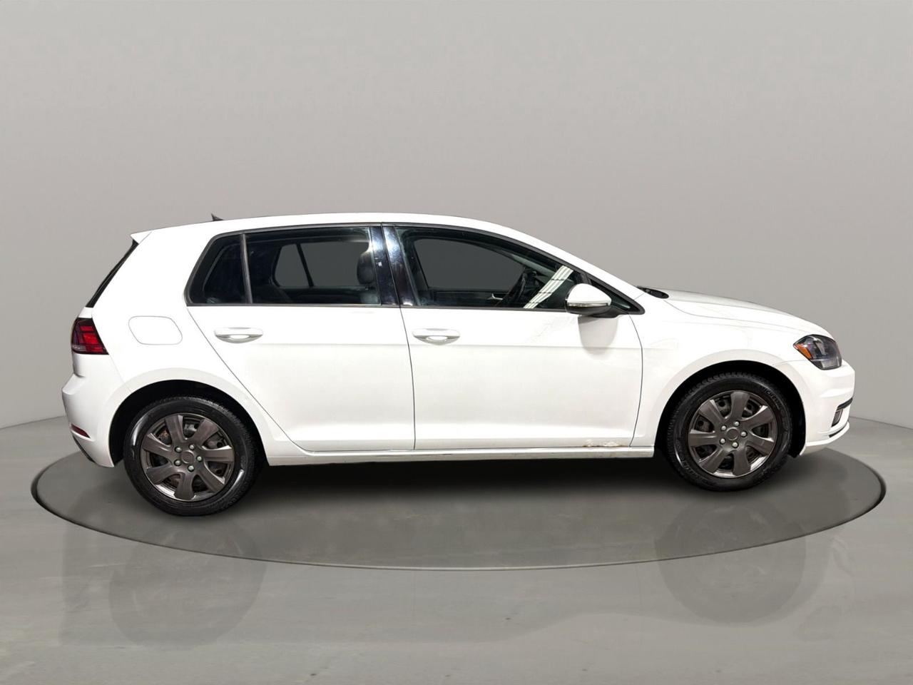 2018 Volkswagen Golf TSI Photo