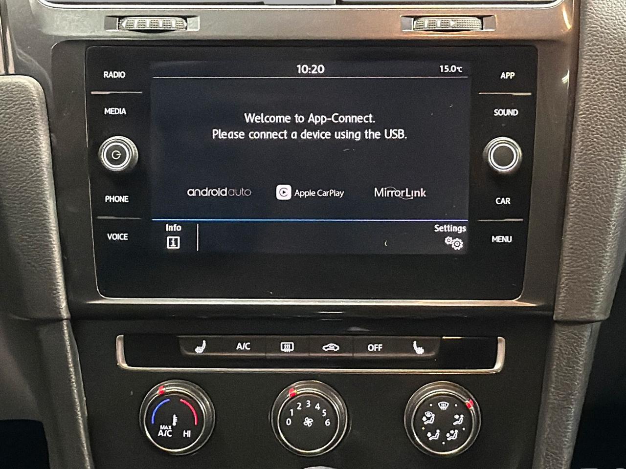 2018 Volkswagen Golf TSI Photo