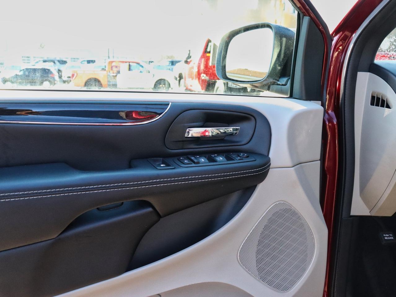 2019 Dodge Grand Caravan SE Photo