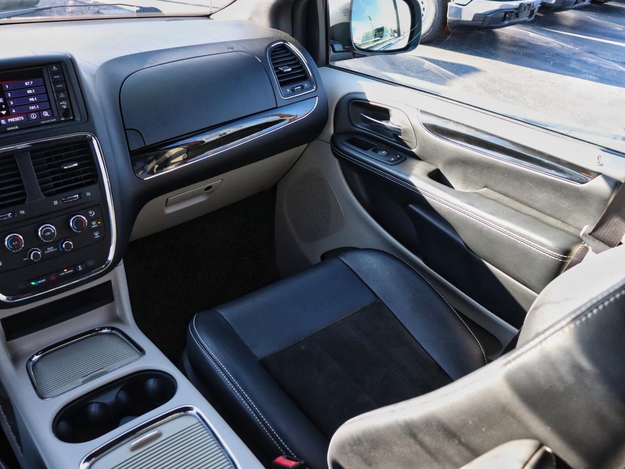 2019 Dodge Grand Caravan SE Photo