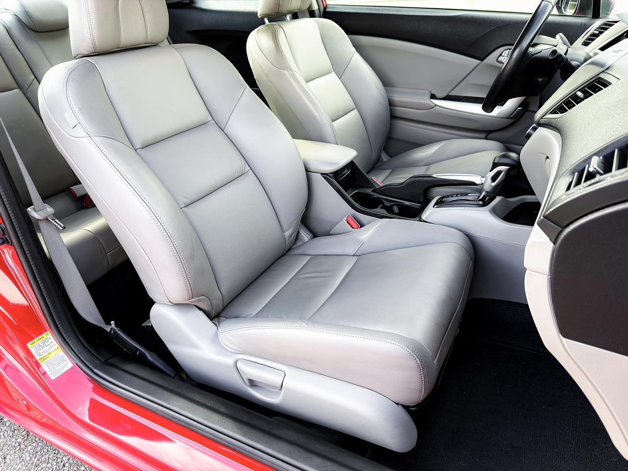 2012 Honda Civic EX-L w/Tech Pkg. Photo