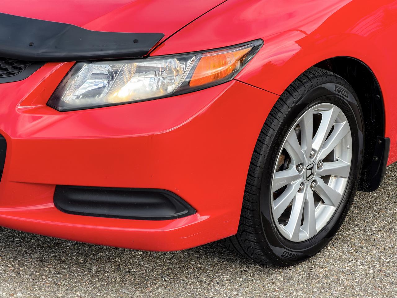 2012 Honda Civic EX-L w/Tech Pkg. Photo