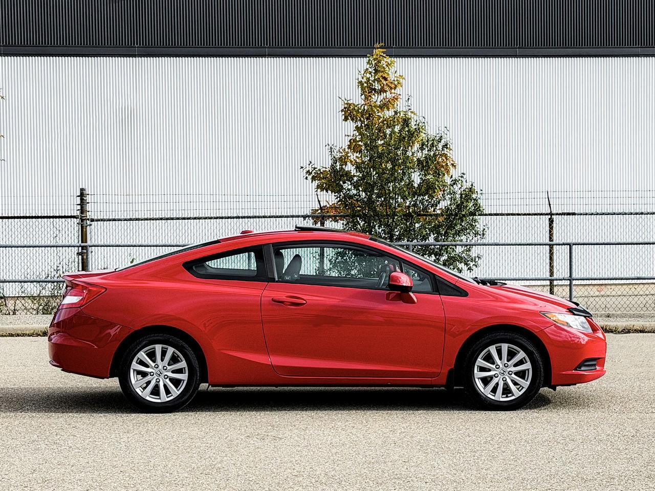 2012 Honda Civic EX-L w/Tech Pkg. Photo