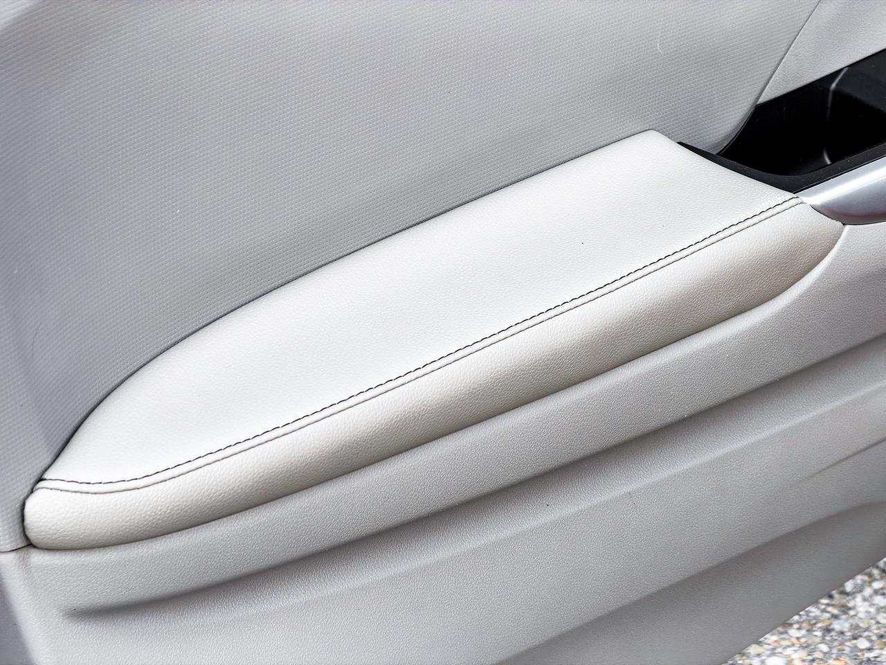 2012 Honda Civic EX-L w/Tech Pkg. Photo