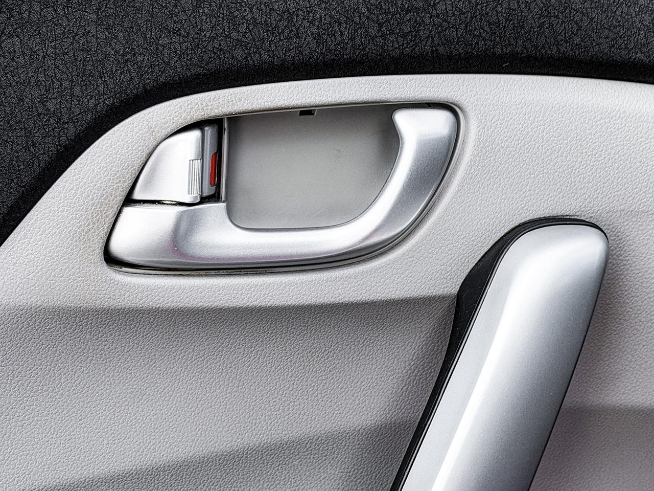 2012 Honda Civic EX-L w/Tech Pkg. Photo