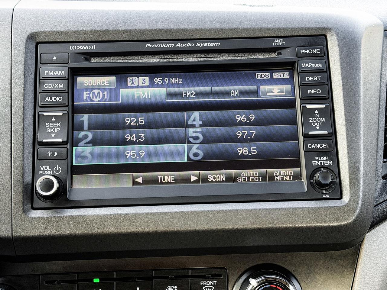 2012 Honda Civic EX-L w/Tech Pkg. Photo