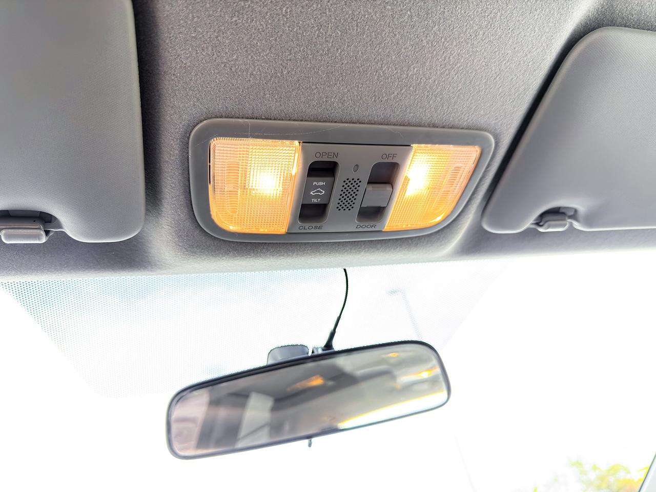 2012 Honda Civic EX-L w/Tech Pkg. Photo