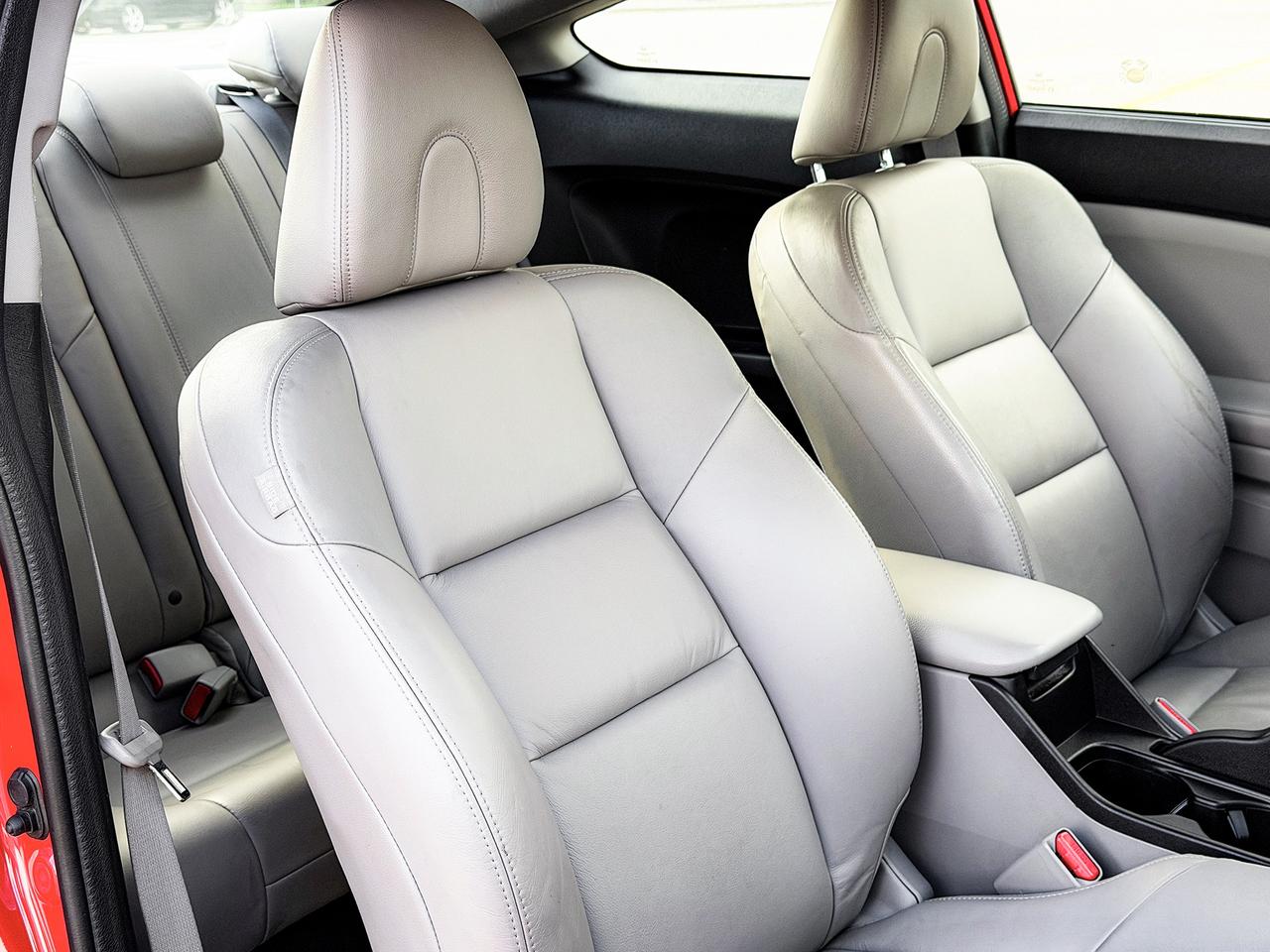 2012 Honda Civic EX-L w/Tech Pkg. Photo