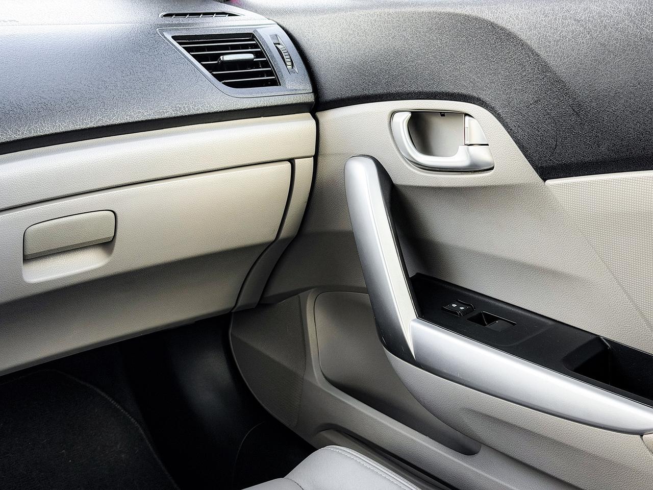 2012 Honda Civic EX-L w/Tech Pkg. Photo