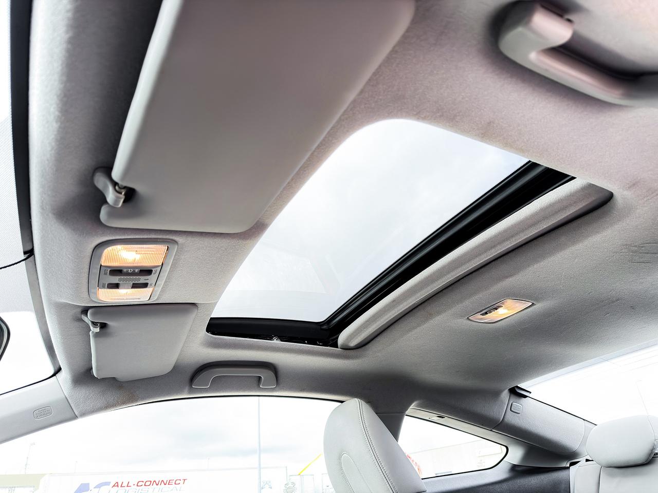 2012 Honda Civic EX-L w/Tech Pkg. Photo