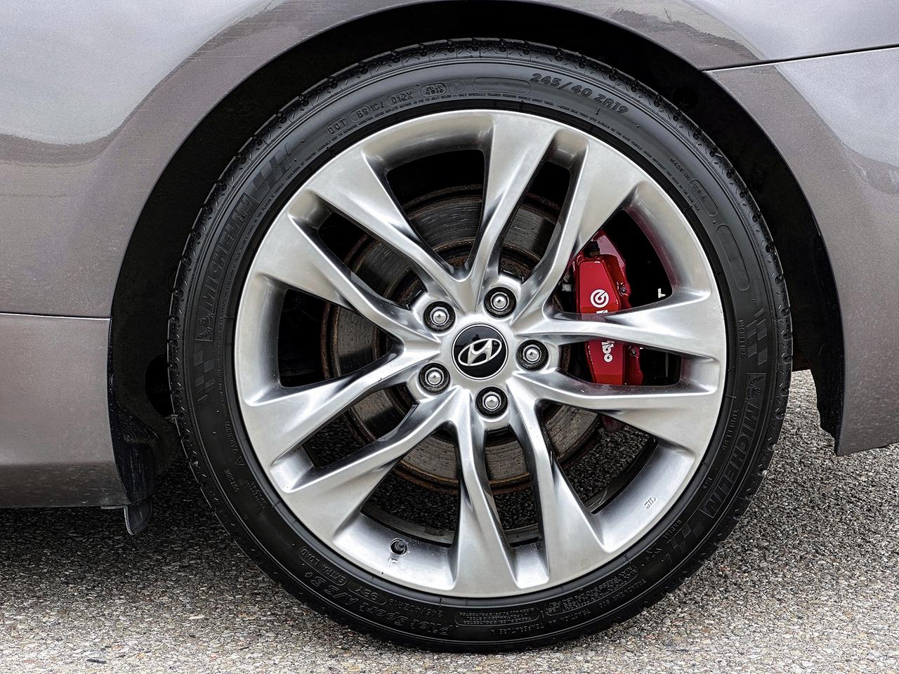 2013 Hyundai Genesis 3.8 GT Track Pkg Photo