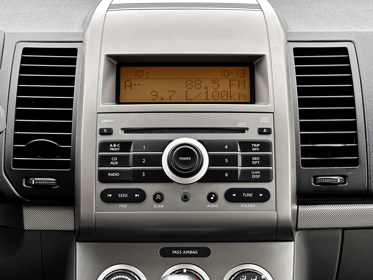 2009 Nissan Sentra S FE+ Photo