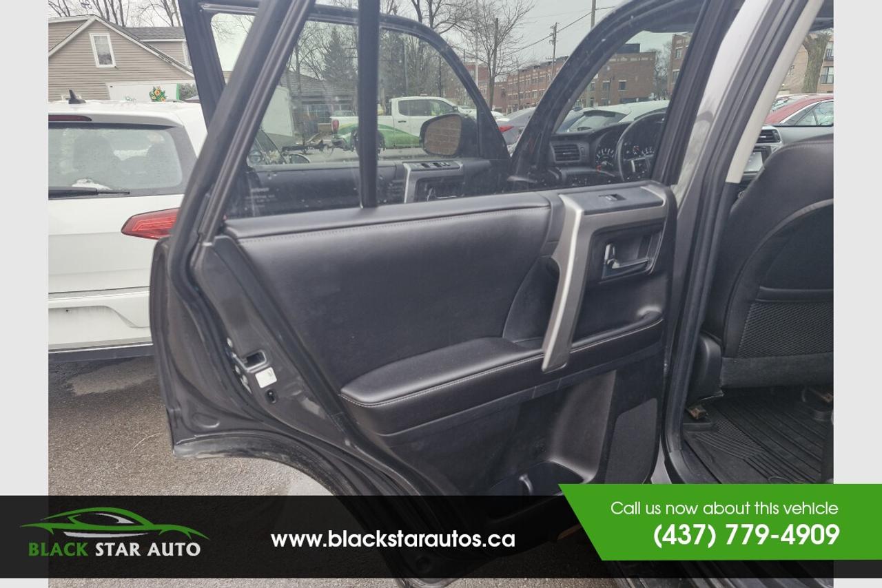 2016 Toyota 4Runner SR5 Photo