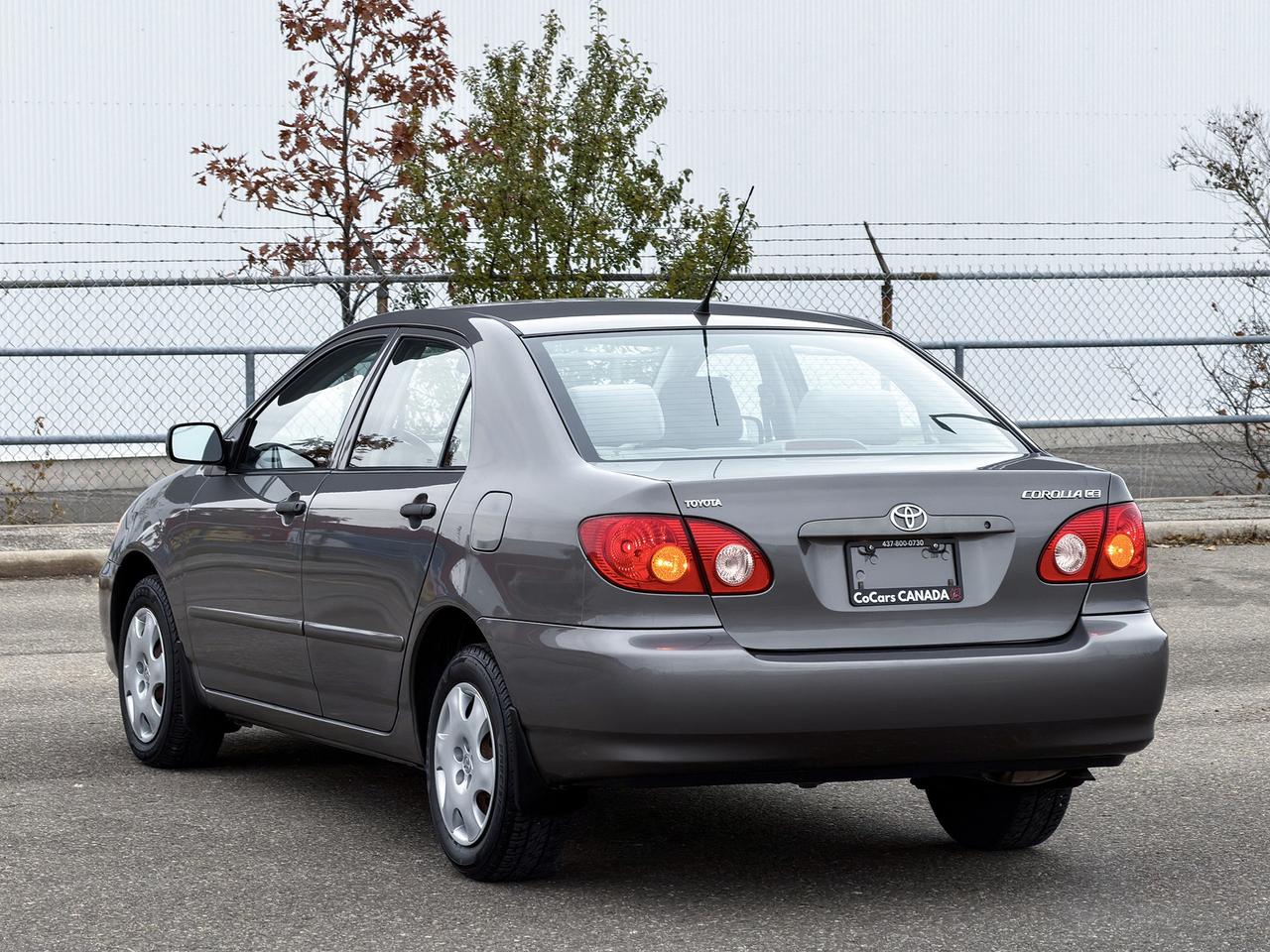2004 Toyota Corolla CE Photo2