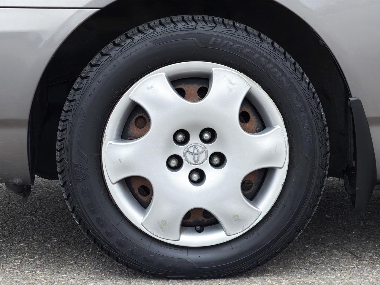 2004 Toyota Corolla CE Photo