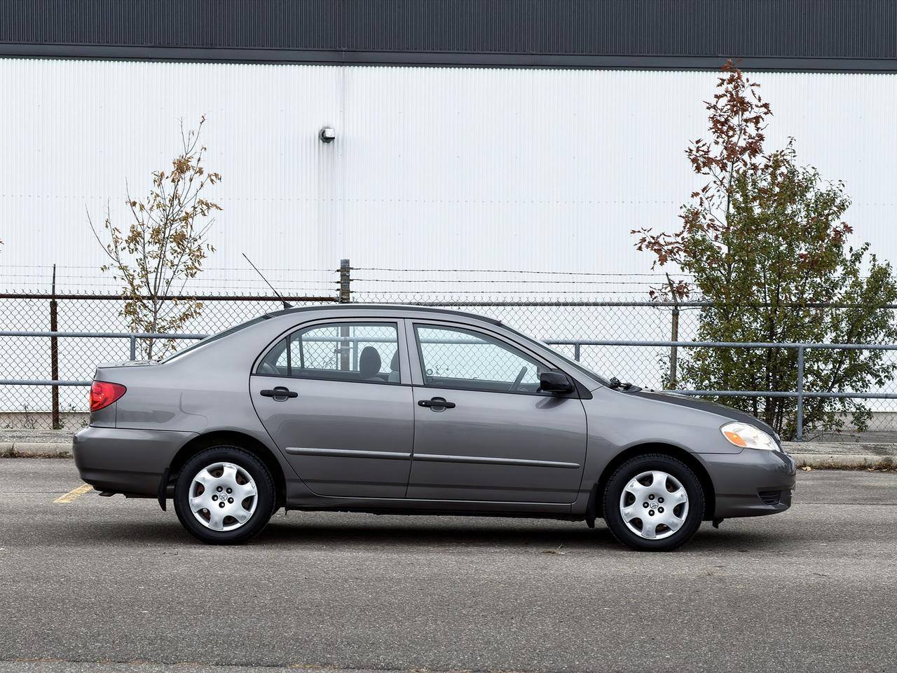 2004 Toyota Corolla CE Photo