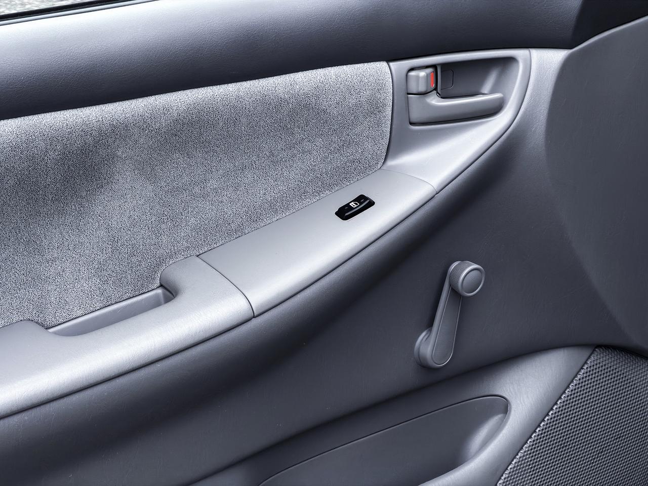 2004 Toyota Corolla CE Photo