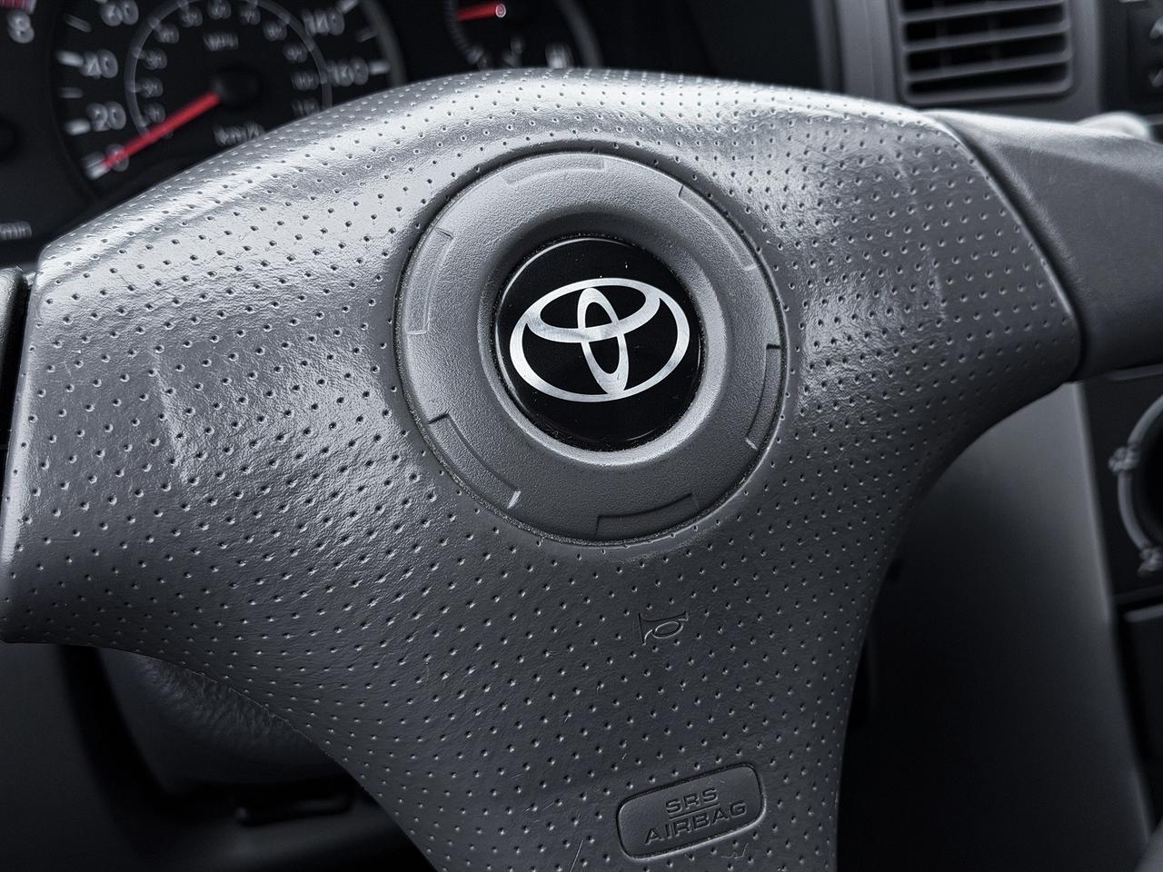 2004 Toyota Corolla CE Photo