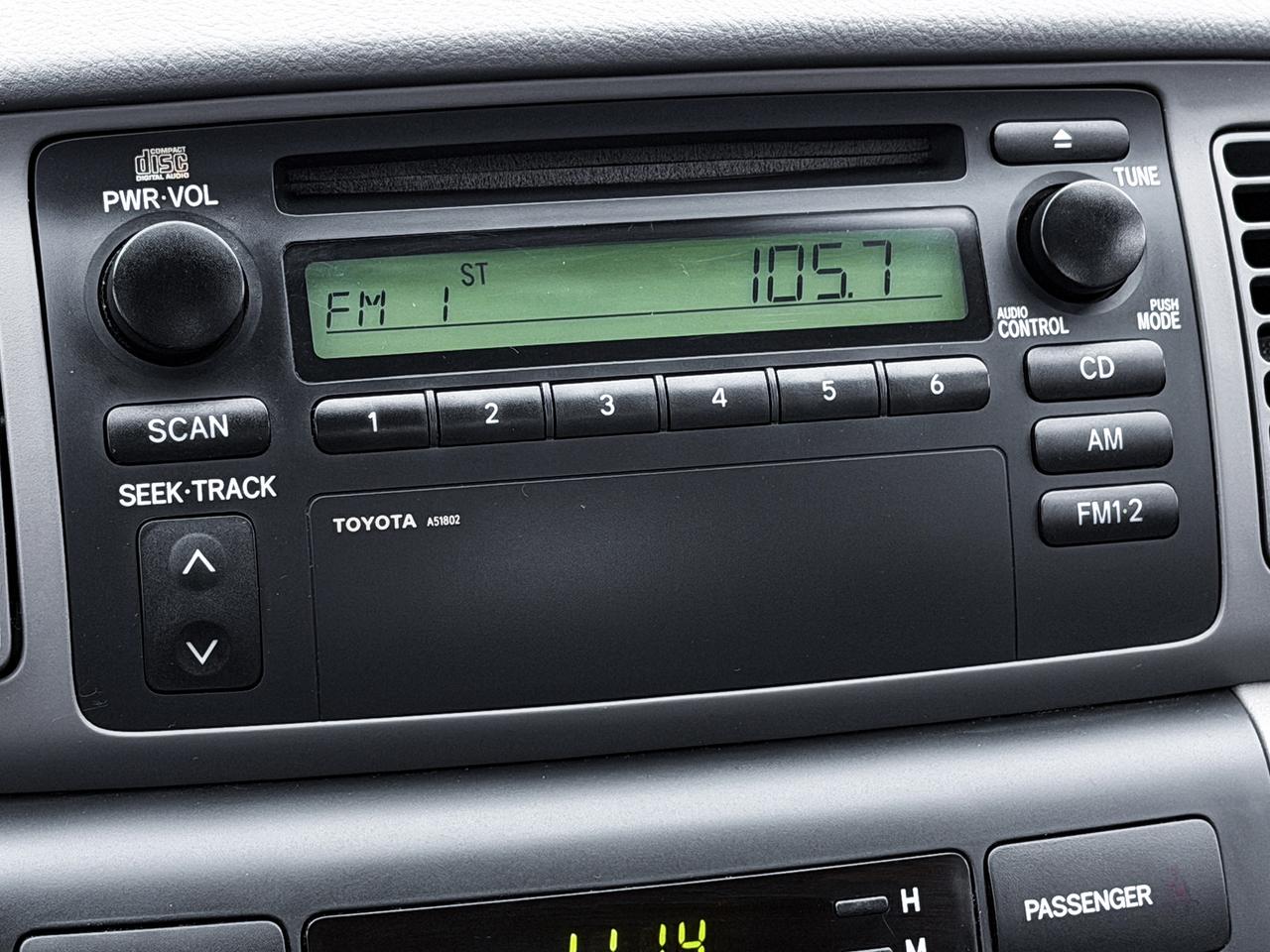 2004 Toyota Corolla CE Photo