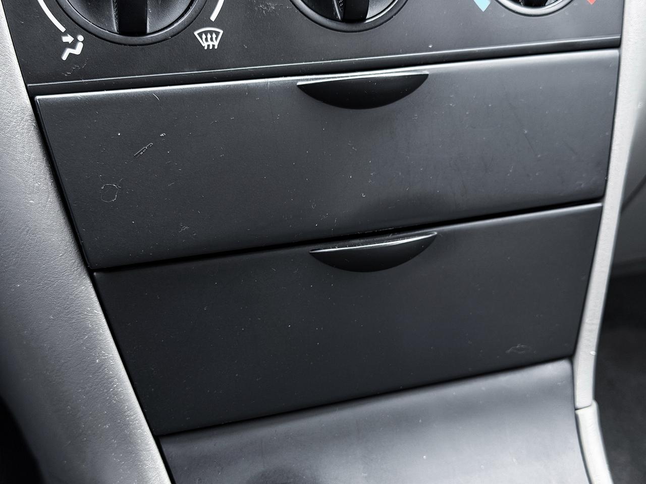 2004 Toyota Corolla CE Photo