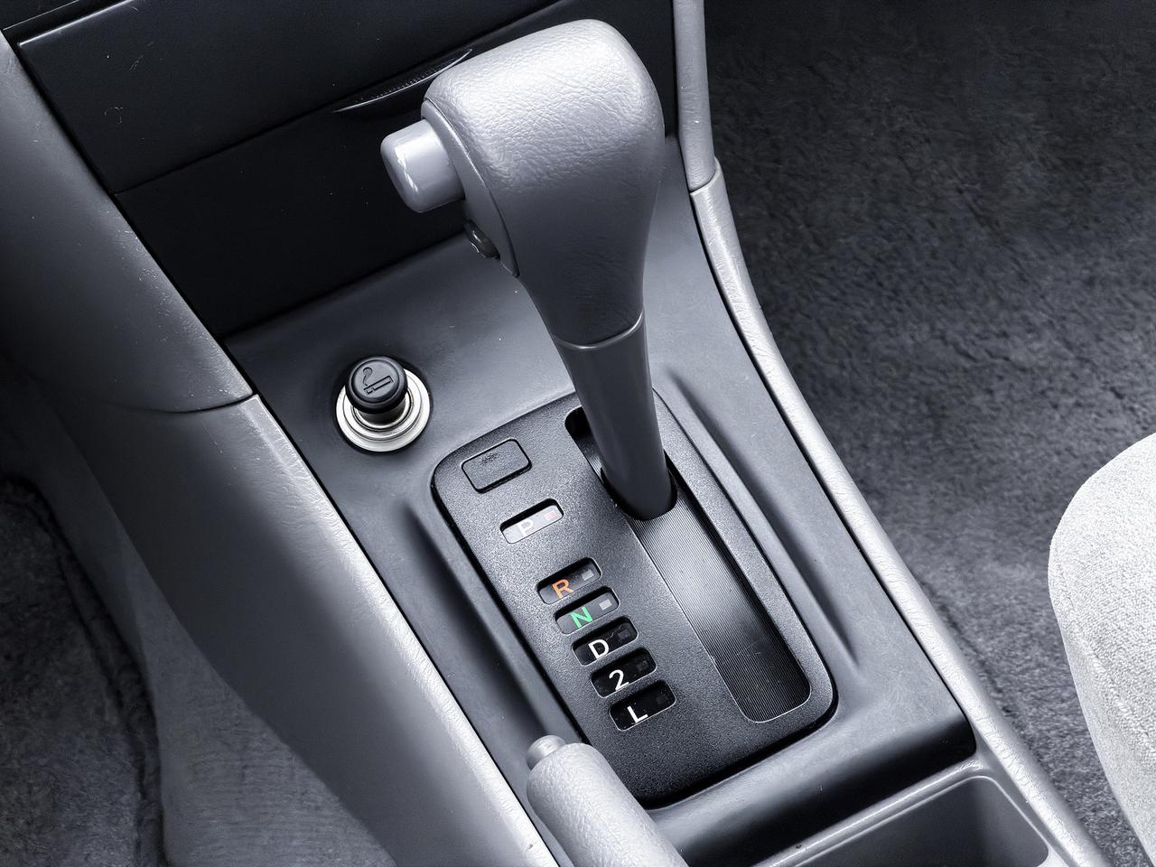 2004 Toyota Corolla CE Photo