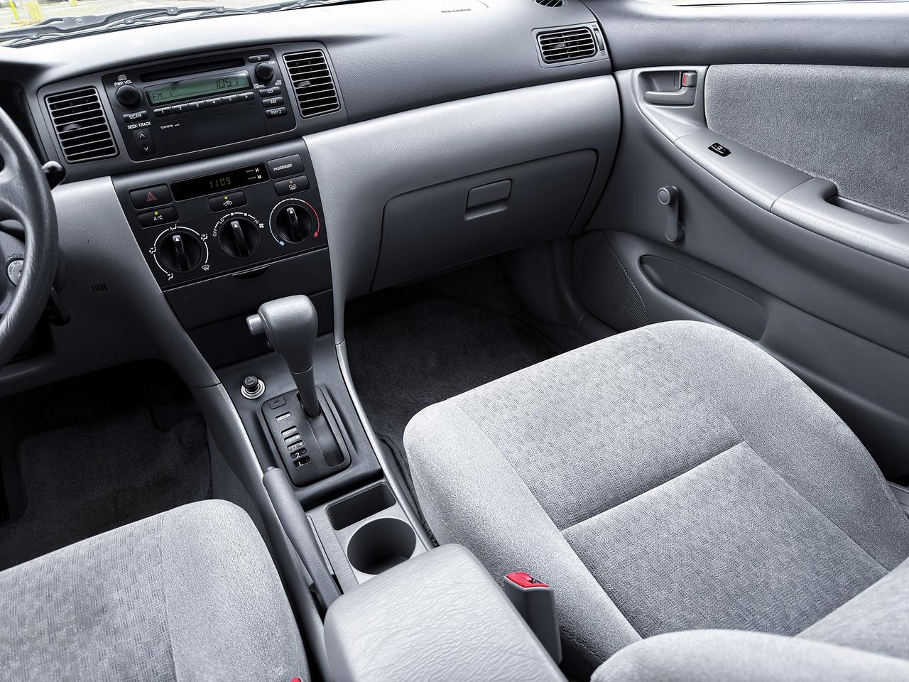 2004 Toyota Corolla CE Photo