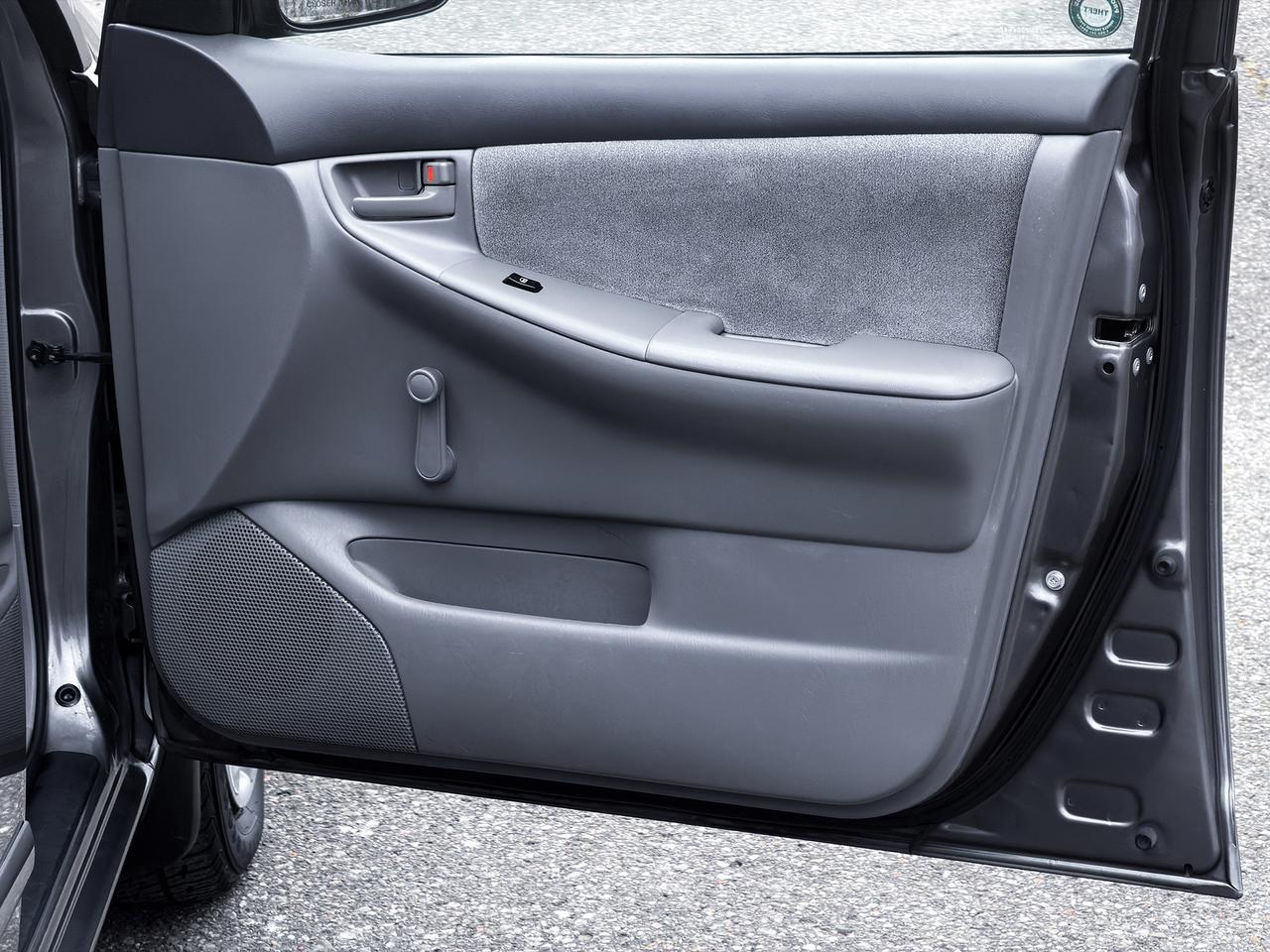 2004 Toyota Corolla CE Photo