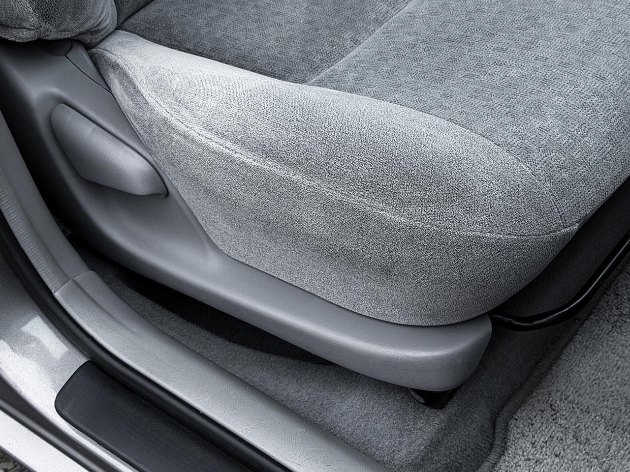 2004 Toyota Corolla CE Photo