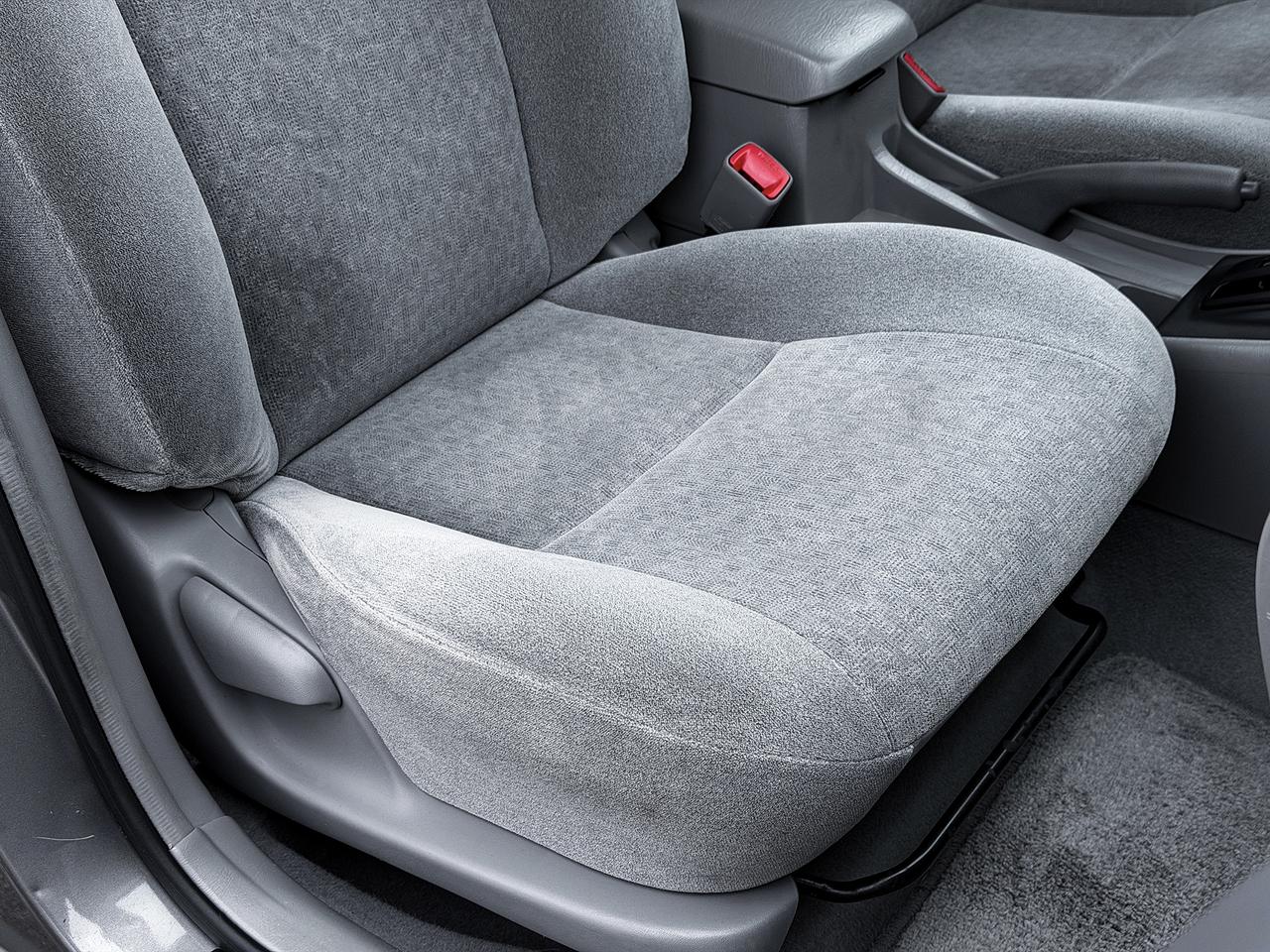 2004 Toyota Corolla CE Photo