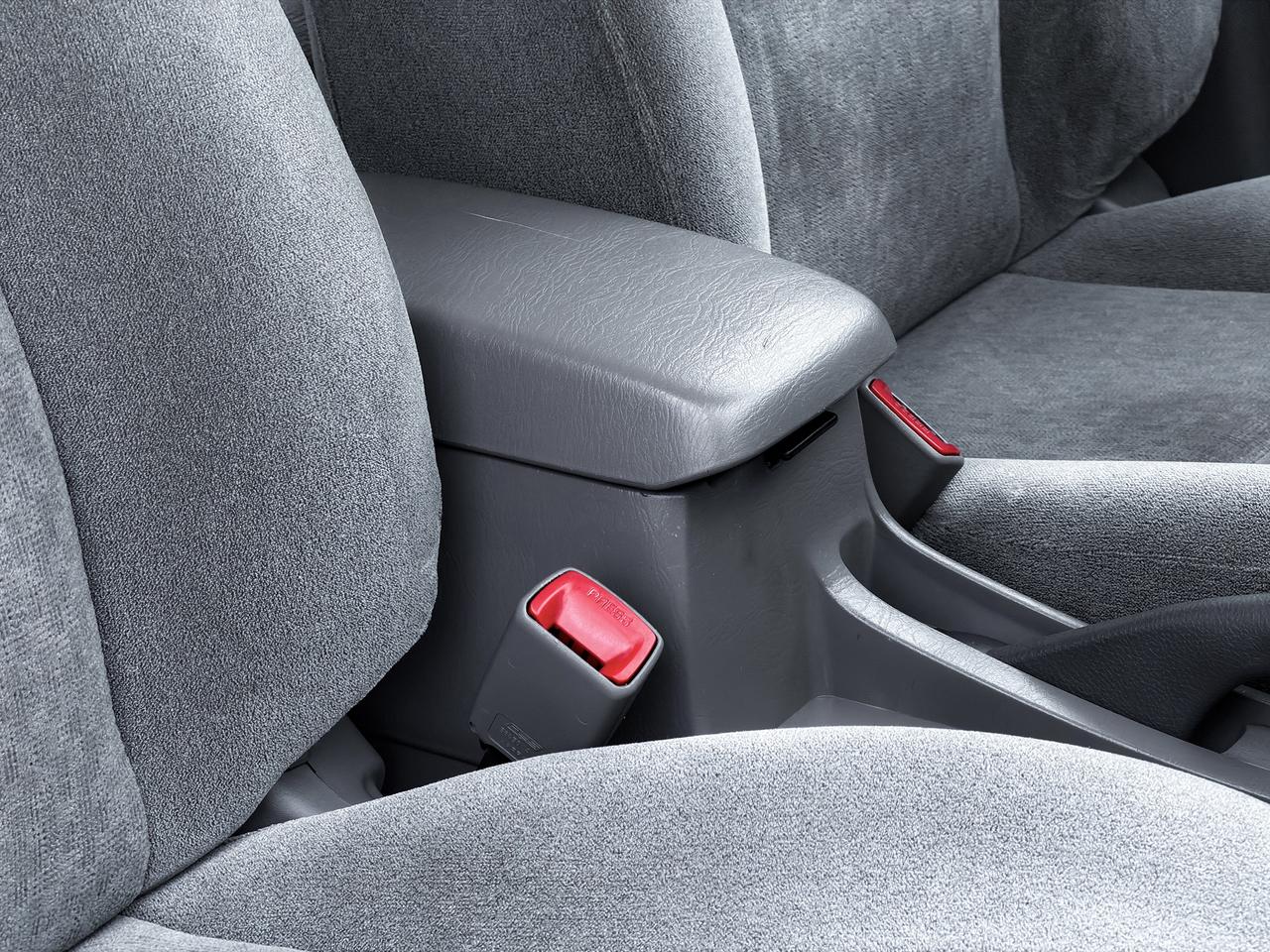 2004 Toyota Corolla CE Photo