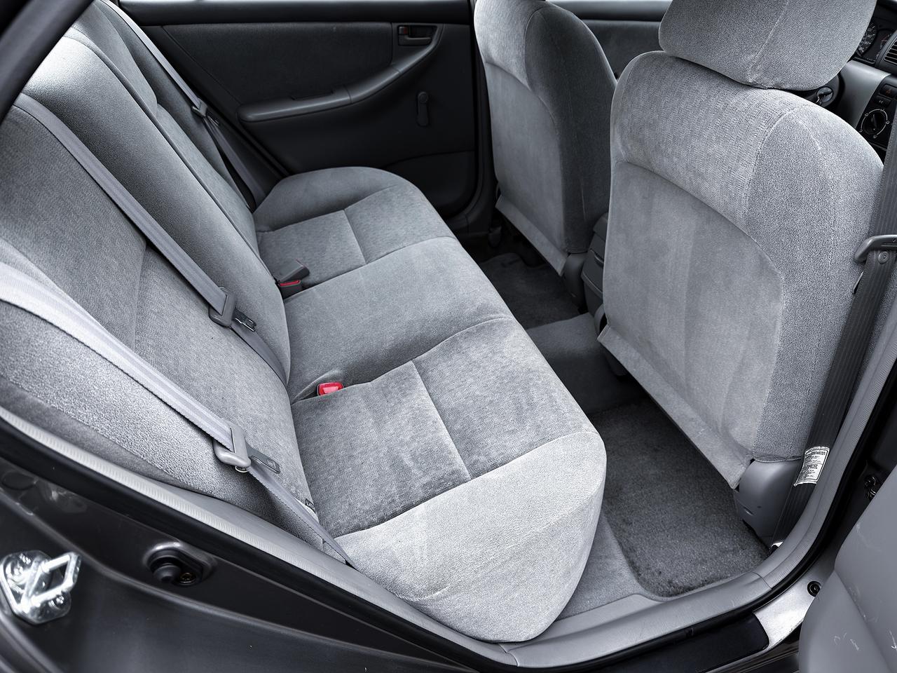 2004 Toyota Corolla CE Photo