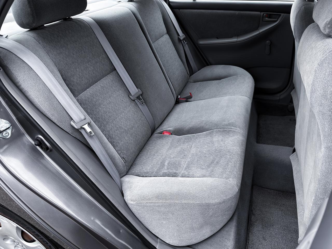 2004 Toyota Corolla CE Photo