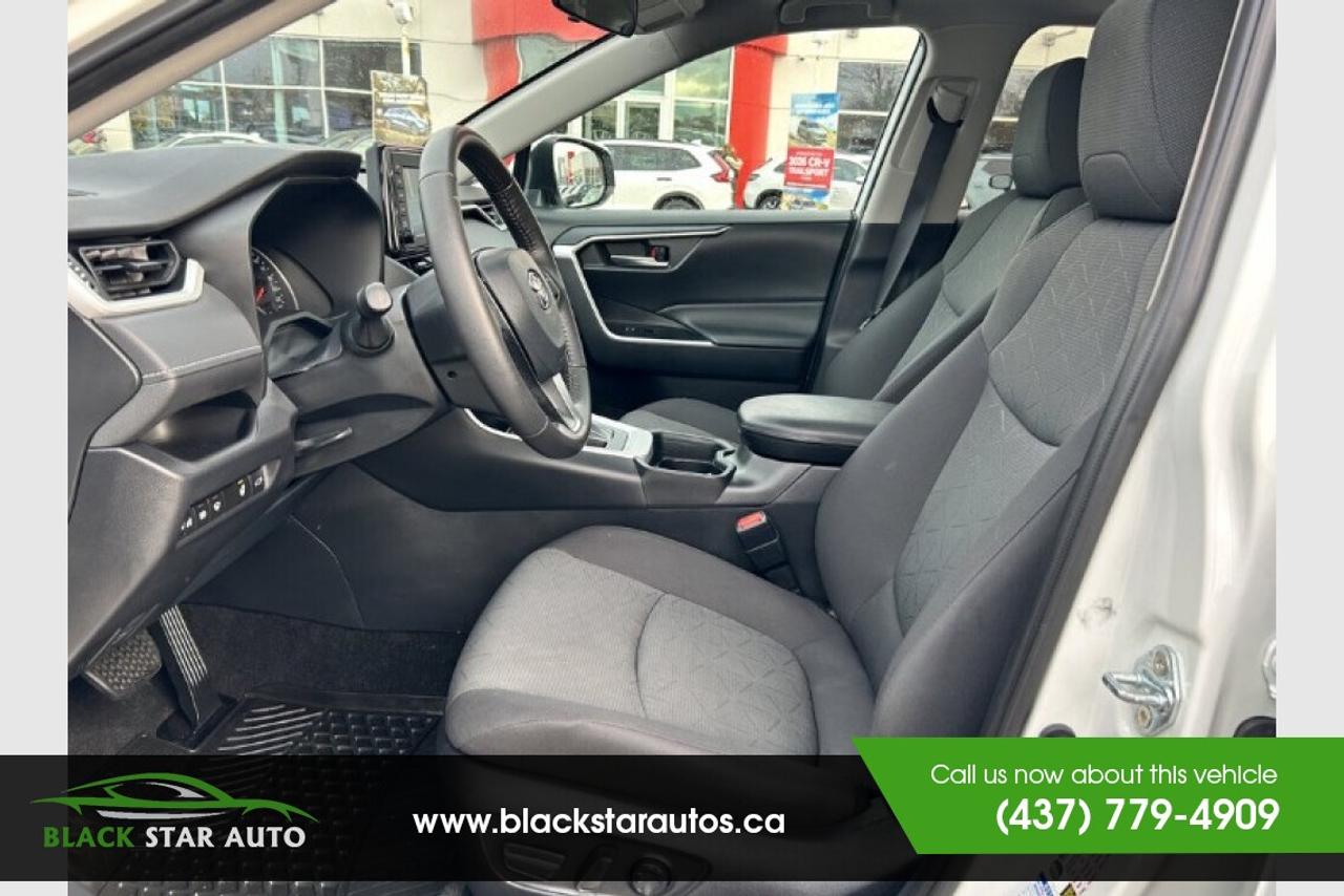 2021 Toyota RAV4 XLE Photo