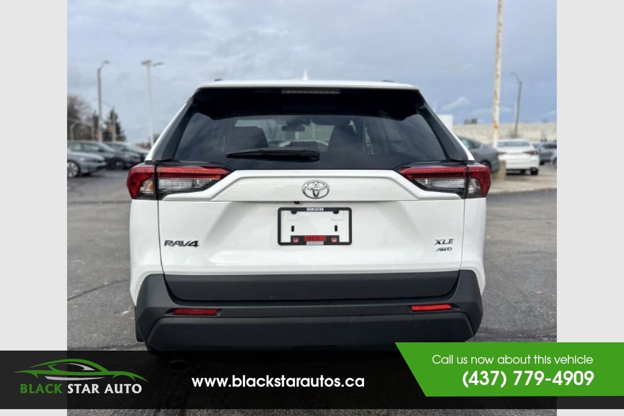 2021 Toyota RAV4 XLE Photo