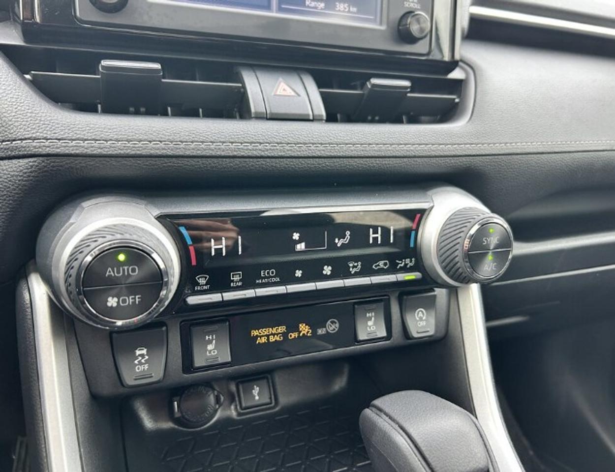 2021 Toyota RAV4 XLE Photo